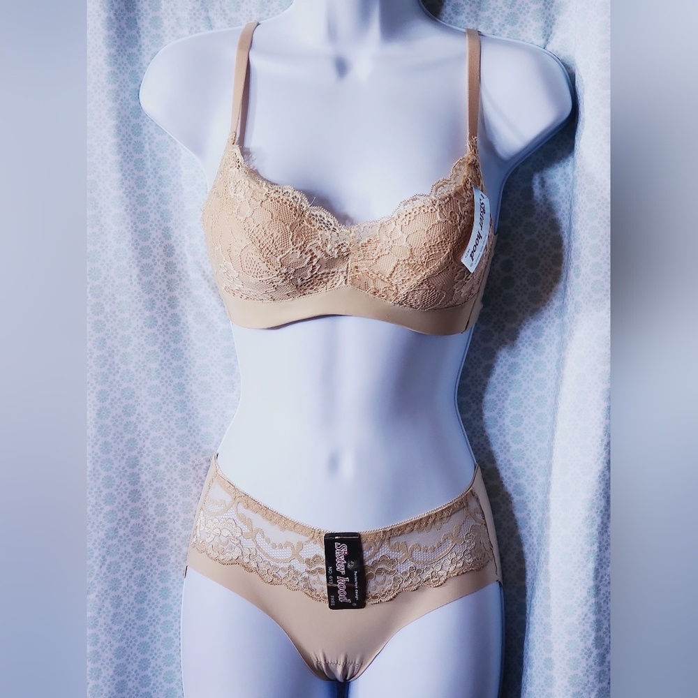 Bra and panty set.  New with tags.  Size 34/75